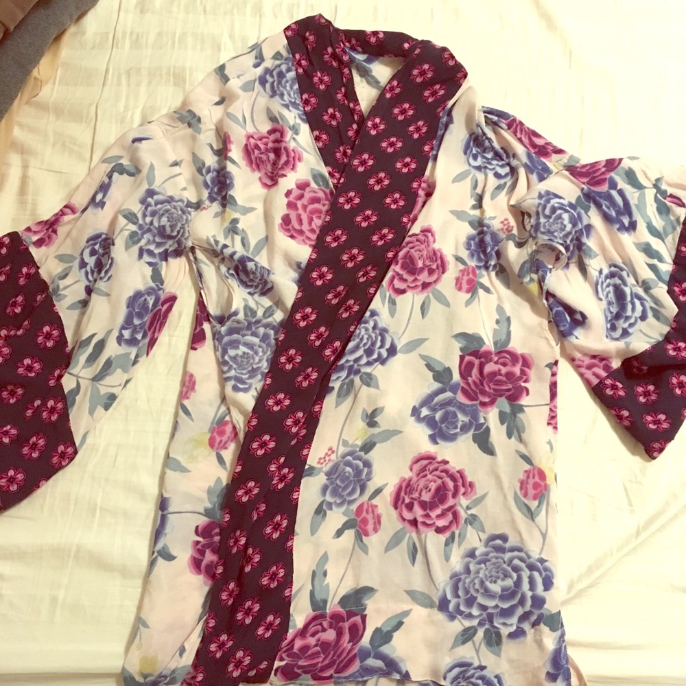 Open front floral kimono